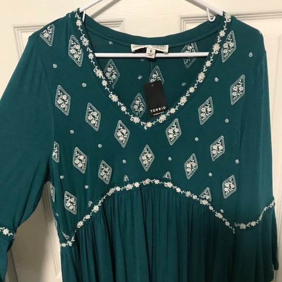 Torrid: New with Tags Embroidered Babydoll Tee - Picture 6 of 15
